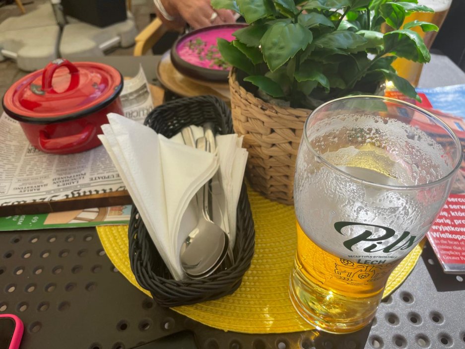 Součástí nákupního výletu může být i návštěva restaurace, pivo je ale v Polsku drahé