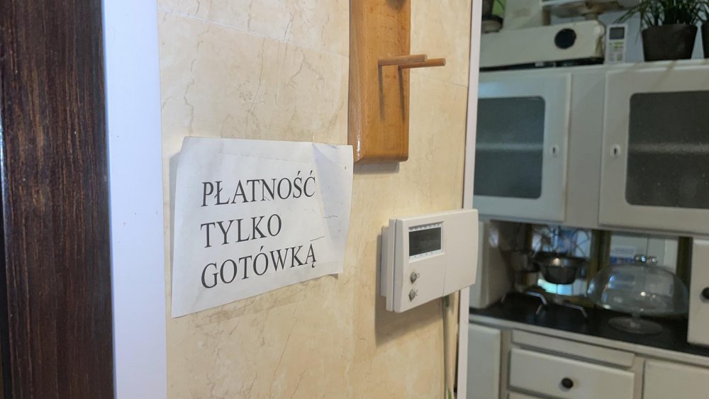 Součástí nákupního výletu může být i návštěva bistra, mnohde se ale platí hotově