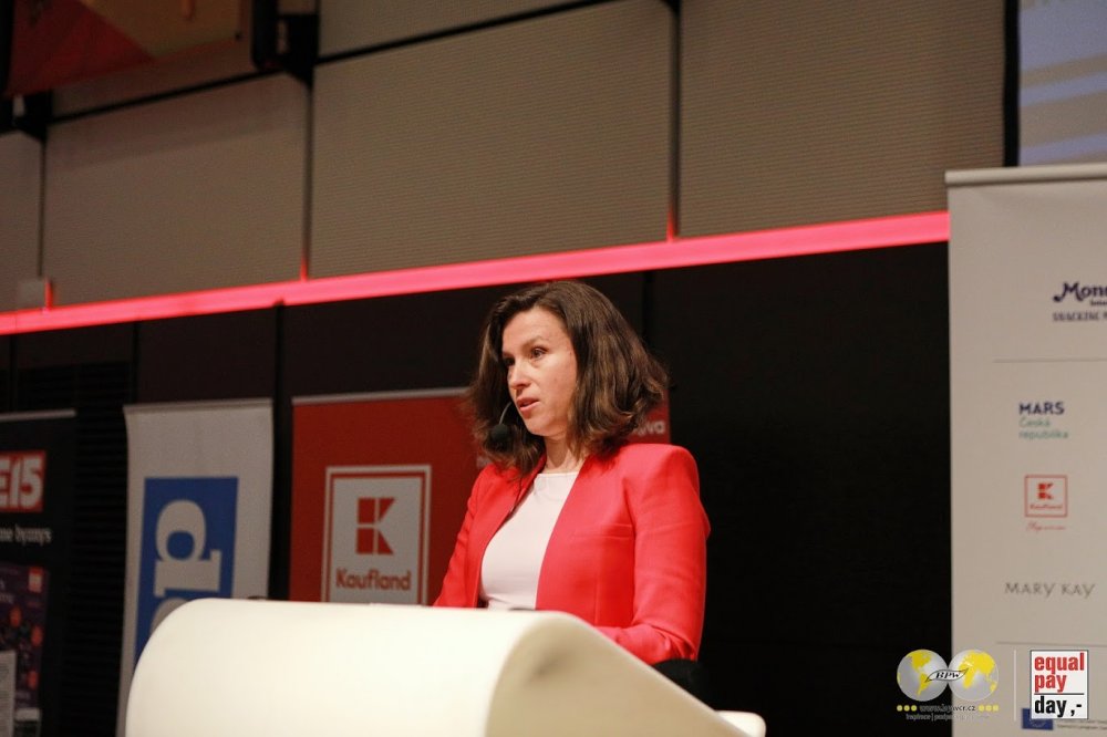 Lenka Simerská z projektu 22 % K ROVNOSTI z MPSV.