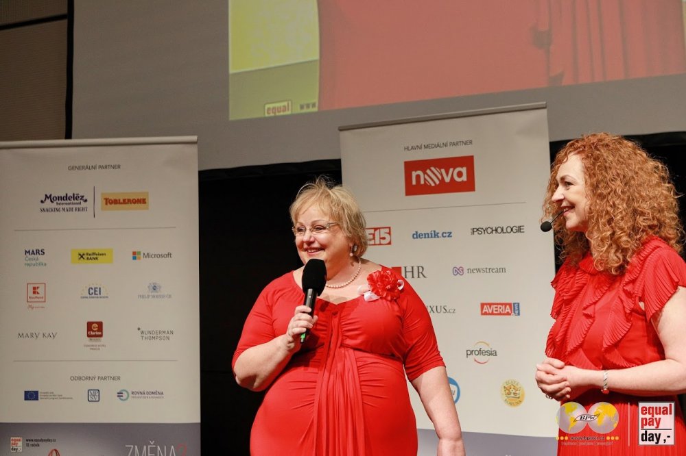 Lenka Šťastná (vlevo), prezidentka neziskové organizace Business & Professional Women CR, která Equal Pay Day organizuje už od roku 2010.