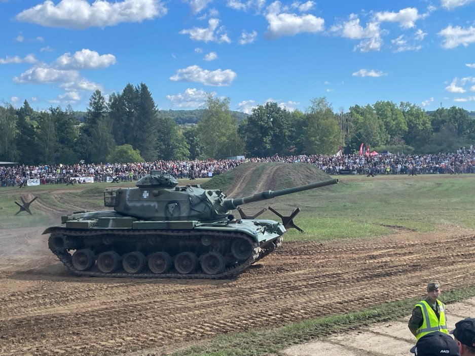 Sovětské tanky, západní obrněnce, boj o most u Remagenu i nejnovější technika českého obranného průmyslu. Na 22. Tankový den ve Vojenském technickém muzeu Lešany dorazilo přes 20 tisíc lidí. 