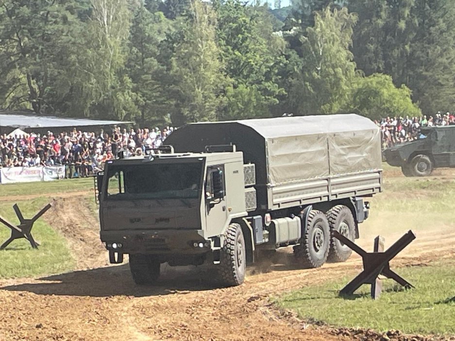 Sovětské tanky, západní obrněnce, boj o most u Remagenu i nejnovější technika českého obranného průmyslu. Na 22. Tankový den ve Vojenském technickém muzeu Lešany dorazilo přes 20 tisíc lidí. 