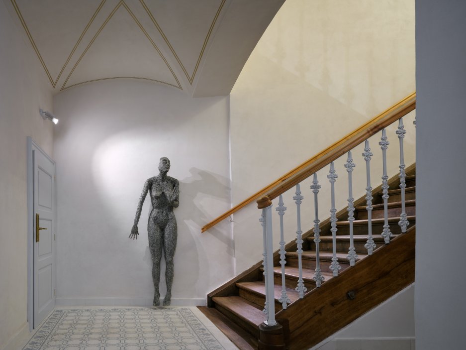 Čtyři staletí historie, pět let rekonstrukce a desítky citlivých zásahů. Prohlédněte si proměnu historického domu v centru Kutné Hory, který architektka Jana Zadák se svým manželem proměnila v butikový hotel donebe.