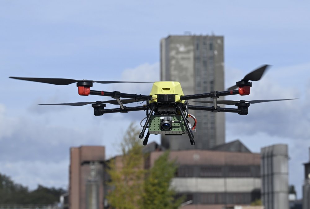 Autonomní dron ovládaný hlasem, který vyvinuly firma Fly4Future a Fakulta elektrotechnická Českého vysokého učení technického v Praze