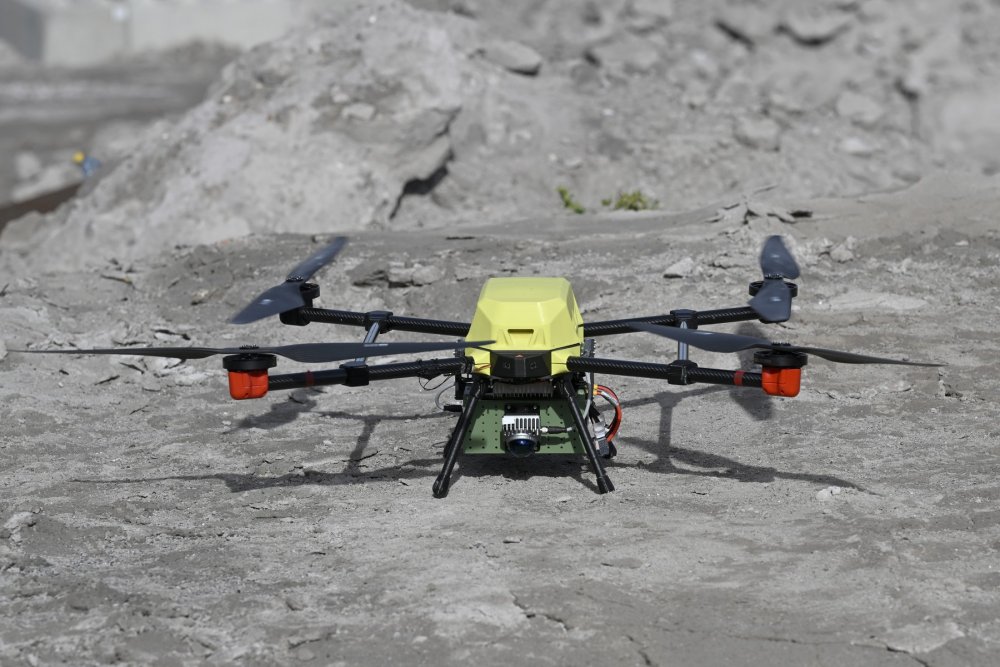 Autonomní dron ovládaný hlasem, který vyvinuly firma Fly4Future a Fakulta elektrotechnická Českého vysokého učení technického v Praze