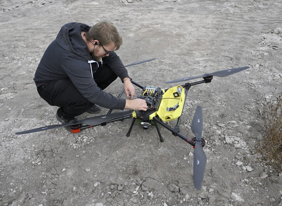 Autonomní dron ovládaný hlasem, který vyvinuly firma Fly4Future a Fakulta elektrotechnická Českého vysokého učení technického v Praze