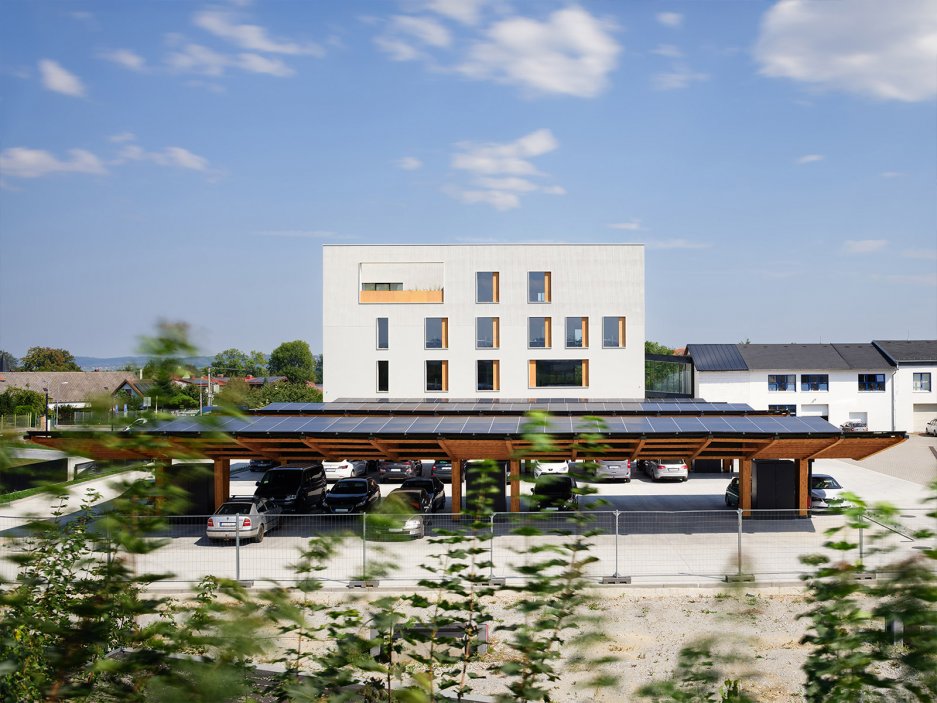 Administrativní dřevostavba BUDEX HUB v Plané Energeticky soběstačná administrativní budova o čtyřech podlažích byla navržena jako dřevostavba, která byla v době realizace jedna z nejvyšších v republice. 