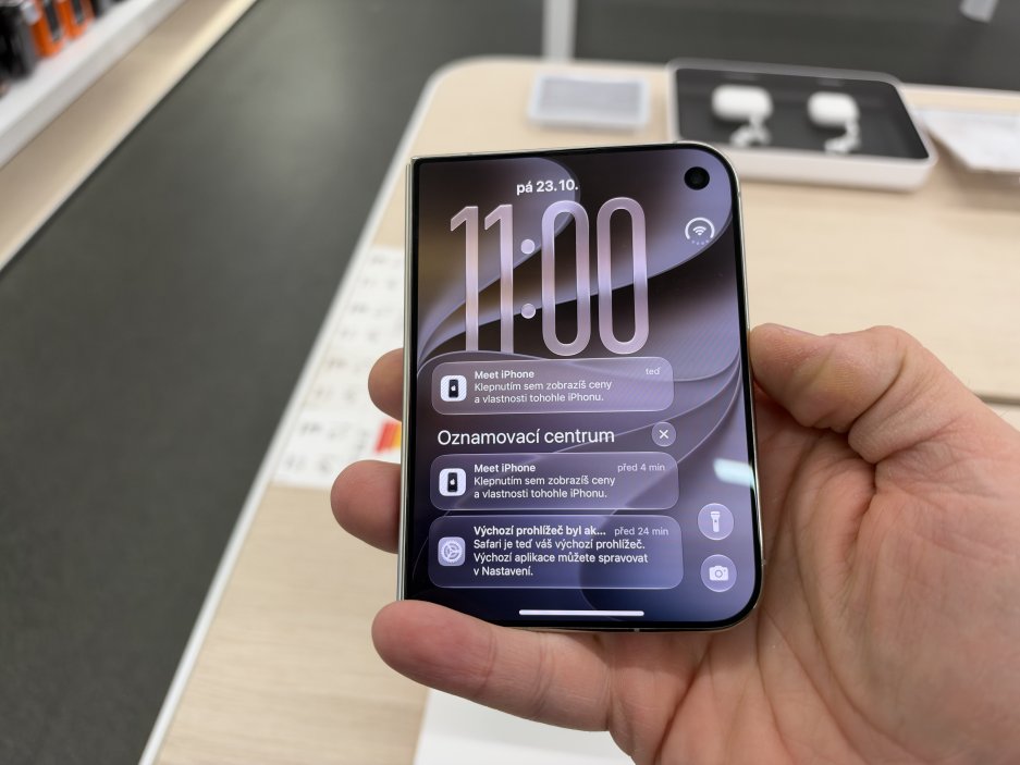 Očekávaný iPhone Duo dorazil do Česka