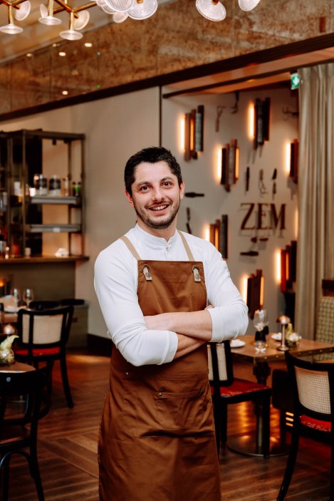 Šéfkuchař restaurace ZEM Libor Kristofčák. Jeho jméno stojí za zapamatování.