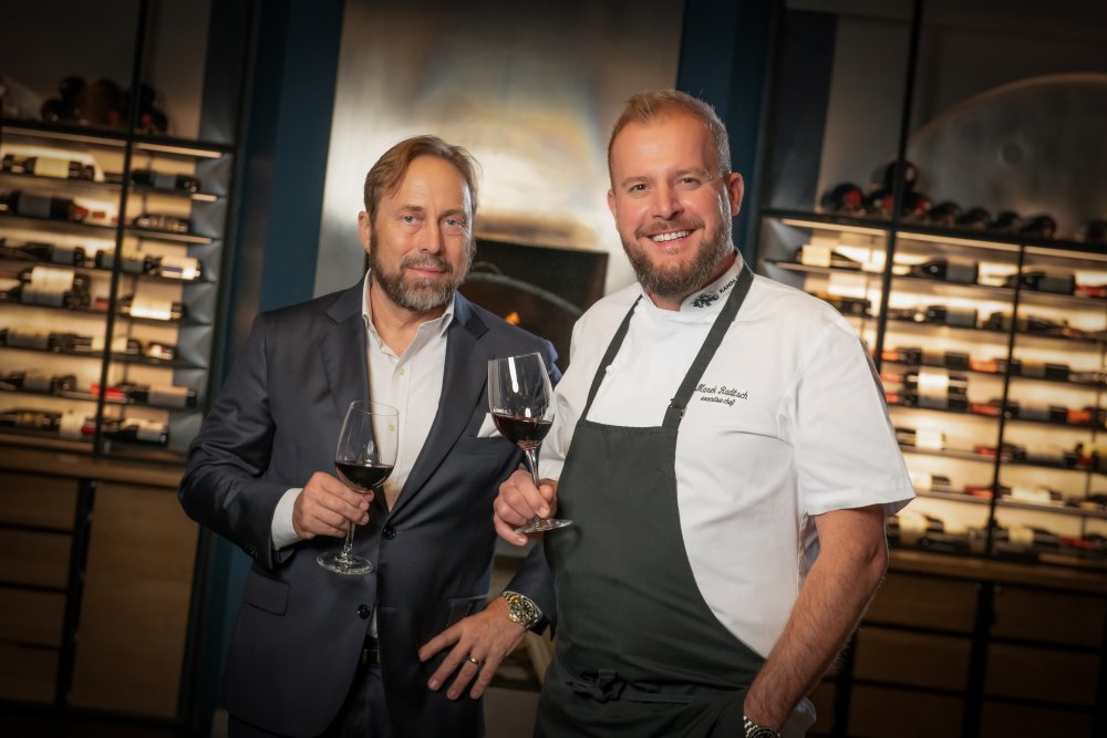 Marek Raditsch s Nilsem Jebensem, majitelem restaurace Kampa Park, v jejíž kuchyni působí už čtvrt století.