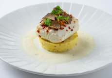 Ryby a mořské plody patří k poznávacím znamením Kampa Parku. Na snímku halibut z jeho kuchyně.