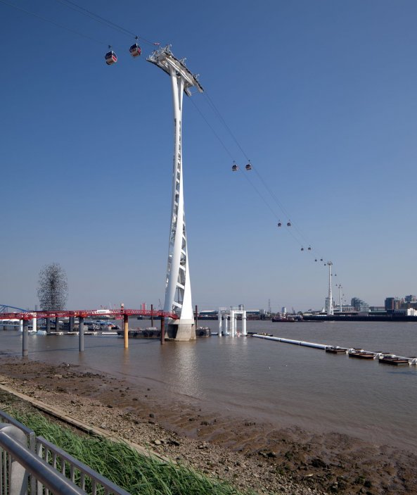 Lanovka London Cable Car v Londýně: jedna z realizací britského studia William Matthews Associates. 