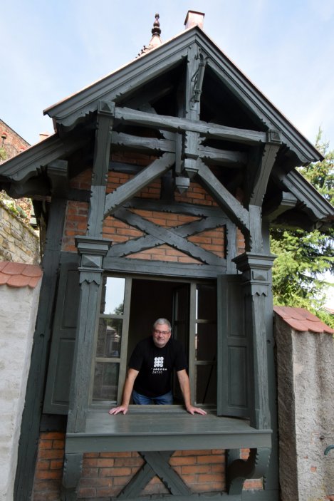 „Říkal jsem si, že je to malá stavba, takže to bude za tři měsíce a pár set tisíc hotové a nakonec to trvalo rok,“ podotkl Černý.