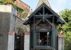 Jedna z nejmenších kulturních památek na území České republiky, bývalá trafika v Žatci na Lounsku, je po roce opravená.