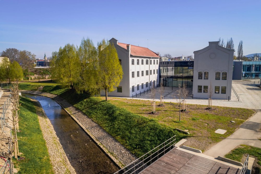 Newstream