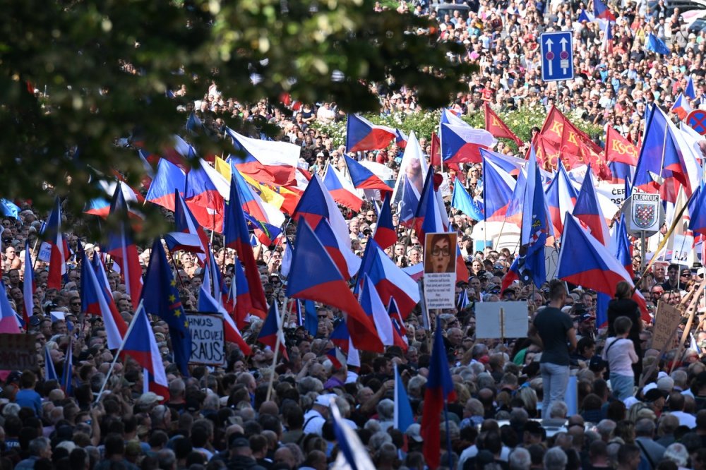 Policie odhadla, že demonstrace se zúčastnilo 70 tisíc lidí, organizátoři hovořili o více než 100 tisíc. 
