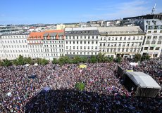 Na václavském náměstí se sešli desítky tisíc lidí