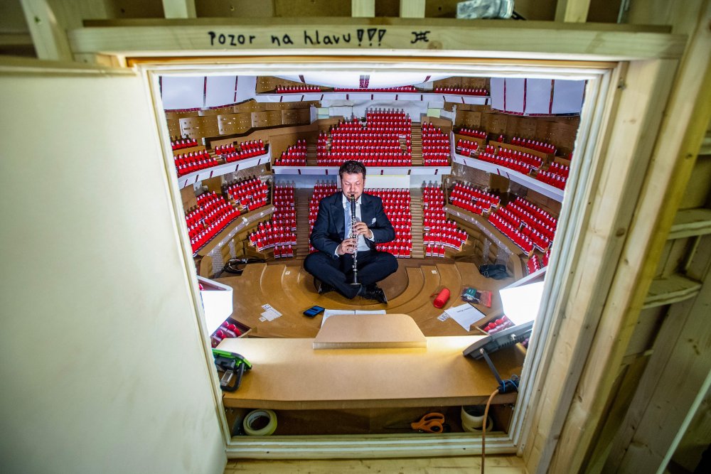 KATEGORIE UMĚNÍ A KULTURA: David Taneček, ČTK / Akustická zkouška