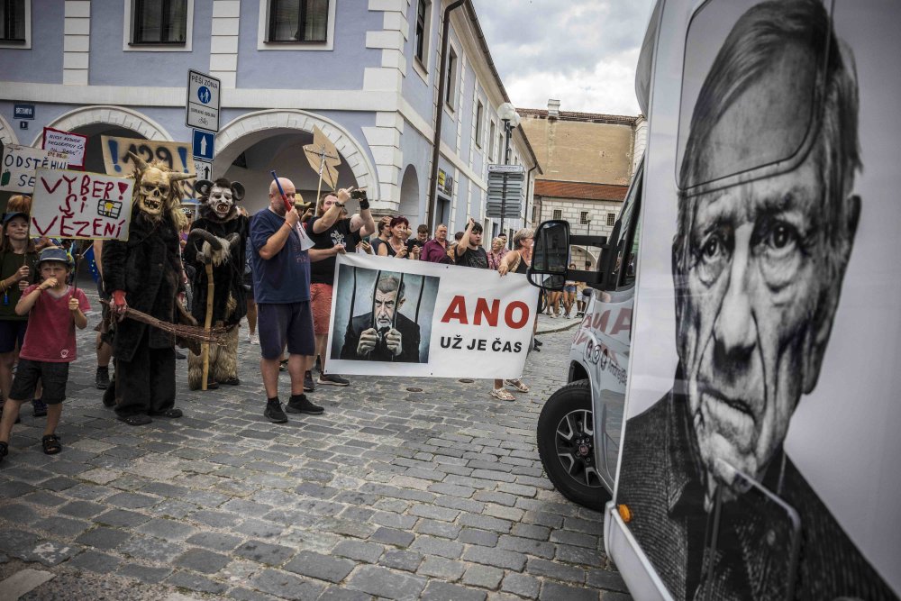 KATEGORIE LIDÉ, O KTERÝCH SE MLUVÍ: Milan Jaroš, Respekt / Kampaň Andreje Babiše