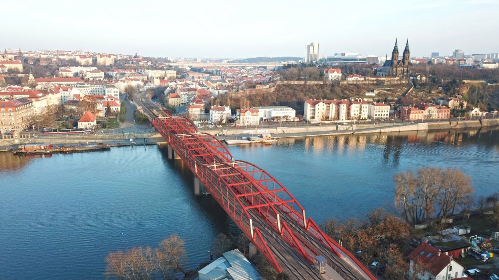 Tento návrh pochází ze spolupráce SPOLEČNOST 3.0, která sdružuje týmy IPR Praha p.o. + EXCON, a.s.  + koucky-arch.cz s.r.o. + Ing. Ivan Šír, projektování dopravních staveb CZ s.r.o a umístil se na druhém místě.