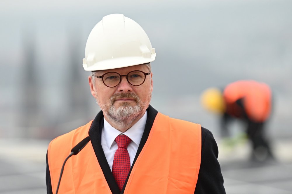 ávštěva premiéra Petra Fialy (ODS) v Kongresovém centru Praha, kde společnost ČEZ staví velkou fotovoltaickou elektrárnu.