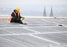 Společnost ČEZ představila 29. listopadu 2022 velkou fotovoltaickou elektrárnu, kterou staví v Kongresovém centru Praha.