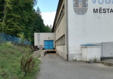 1. Bývalá vodárna v Písku se má proměnit na volnočasový areál s kempem. (na snímku současný stav)
