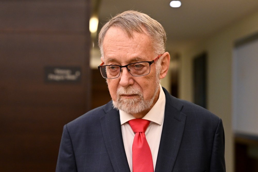 Kandidát SPD Jaroslav Bašta po sečtení prvních desítek okrsků.