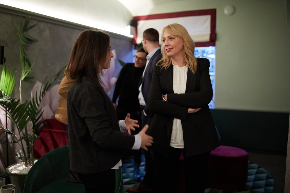 Zleva: Pavla Majerová (ZDR) a obchodní ředitelka Newtreamu Monika Panochová