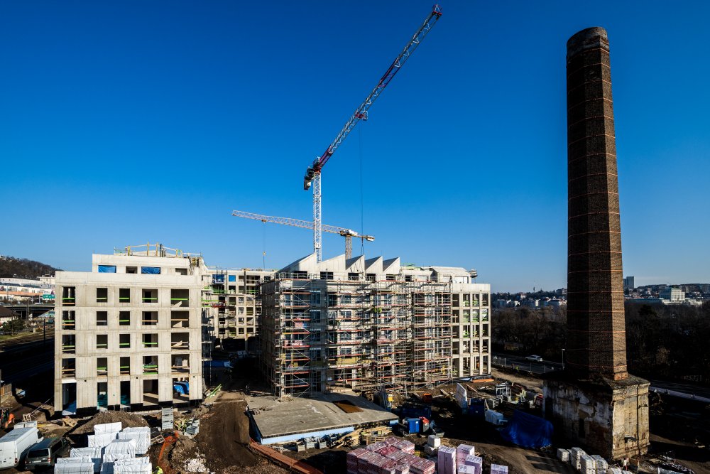 V areálu někdejšího lihovaru zůstane zachován i původní komín, je totiž památkou. Vysoký je 50 metrů a má v něm vzniknout rozhledna.