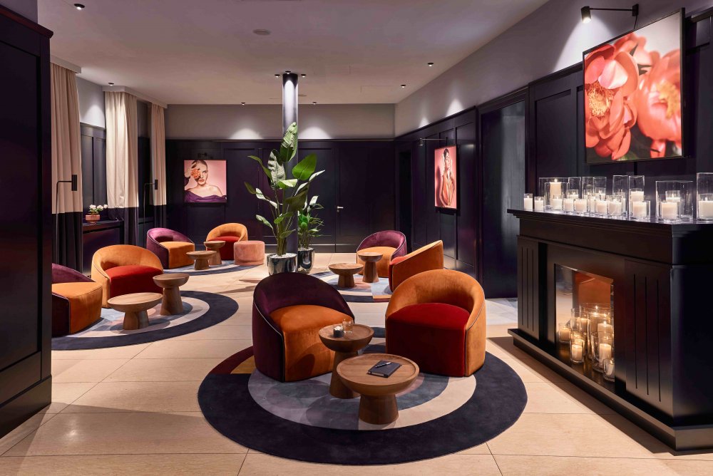 Interiéry hotelu navrhla německá designérka Aggi Bruch.
