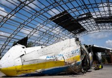 Kdysi největší dopravní letoun na světě, ukrajinský Antonov AN-225 Mrija (v překladu „Sen“), bylo zničeno v prvních dnech ruské invaze na Ukrajinu na letišti Hostomel blízko Kyjeva.