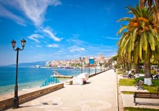 Saranda, přístavní město na jihu Albánie, je jedním z oblíbených turistických cílů a pro zemi má klíčový význam. 