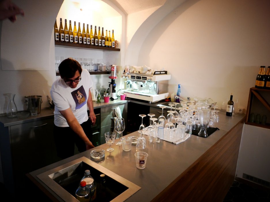 Jako válečný reportér ale navštívil podstatnou část světa. A do gastronomického neznáma se vrhl před před několika dny.