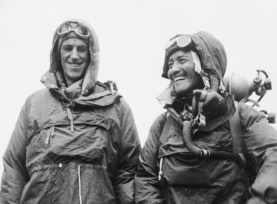 Edmund Hillary a Tenzing Norgay během výpravy na Mount Everest v roce 1953.