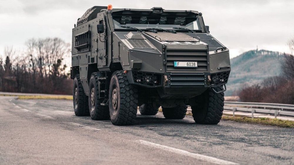 Armáda 24. května 2023 na obranném a bezpečnostním veletrhu IDET v Brně slavnostně převzala nové obrněné vozidlo Titus.