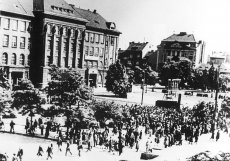 Měnová reforma v roce 1953 znamenala rapidní snížení životní úrovně a první masové protesty obyvatel od Února 1948, jako například v Plzni.