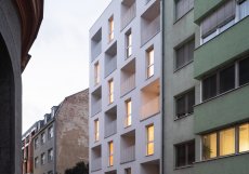 Bytový dům architekti ze studia CL3 navrhli do proluky v ulici Bratislavská nedaleko radnice Brno-sever. 