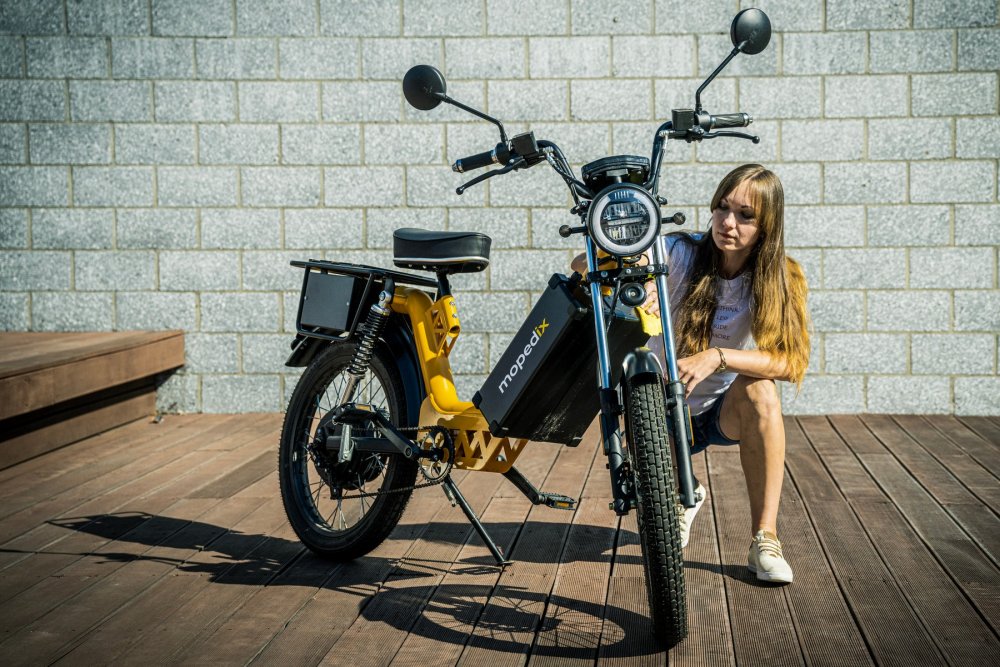 Malý motocykl, který připomíná bytelnější verzi známé babetty, už získal homologaci