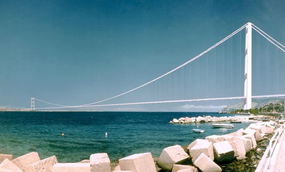 Plány na stavbu nejdelšího visutého mostu mezi italskou pevninou a Sicílií oprášil v roce 2001 tehdejší premiér Silvio Berlusconi. Takhle měl most podle tehdejší počítačové animace vypadat.