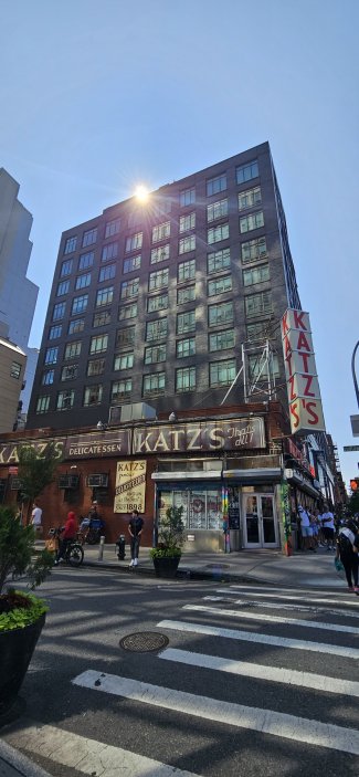 Katz´s Delicatessen se už za 135 let svého trvání stal nepochybně americkým fenoménem.