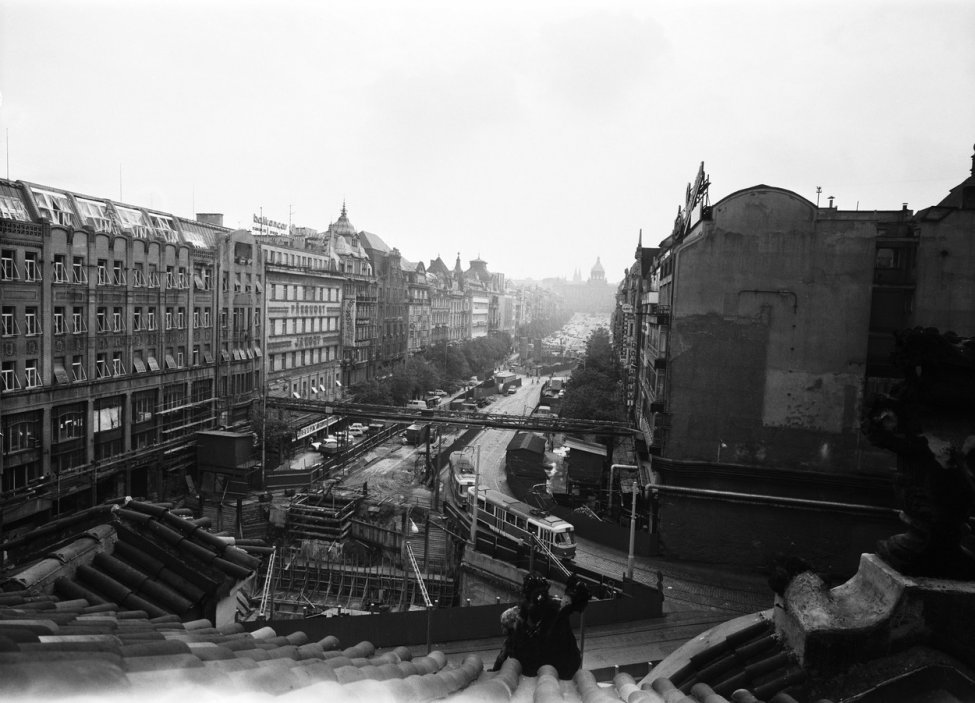 Stavba vestibulu stanice Můstek na Václavském náměstí 5. října 1976.