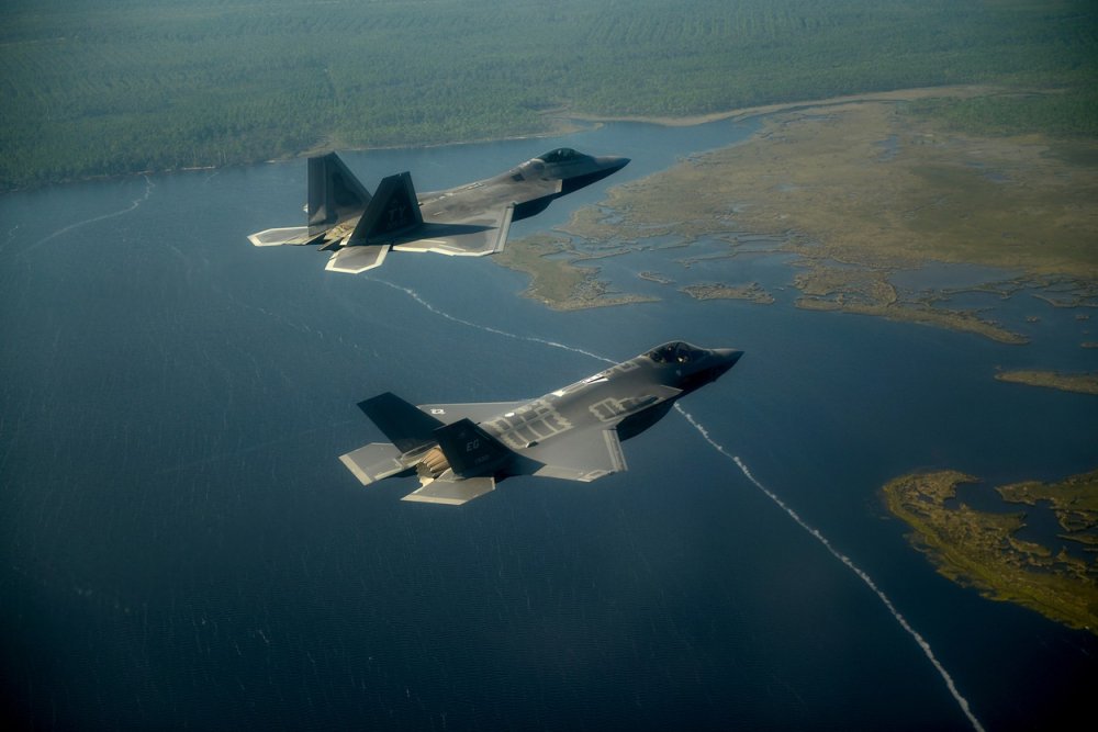 Lockheed Martin/Boeing F-22 Raptor