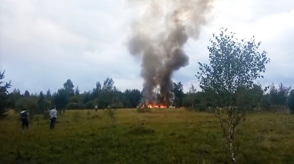 Trosky letadla krátce po startu