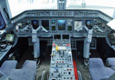 Kokpit letadla Embraer Legacy 600