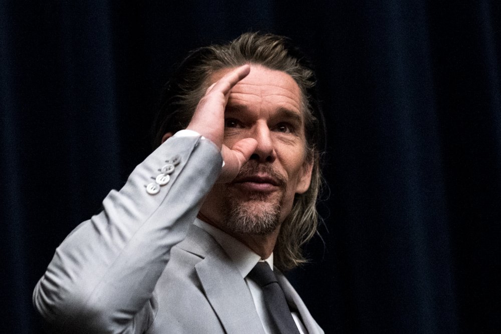 Ethan Hawke zdraví publikum