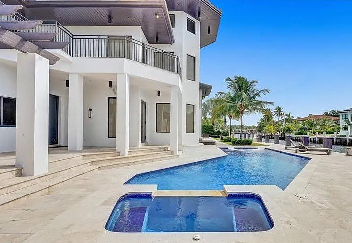 V exkluzivní čtvrti města Fort Lauderdale koupil Lionel Messi luxusní vilu za 10,8 milionu dolarů (více než 246 milionů korun).