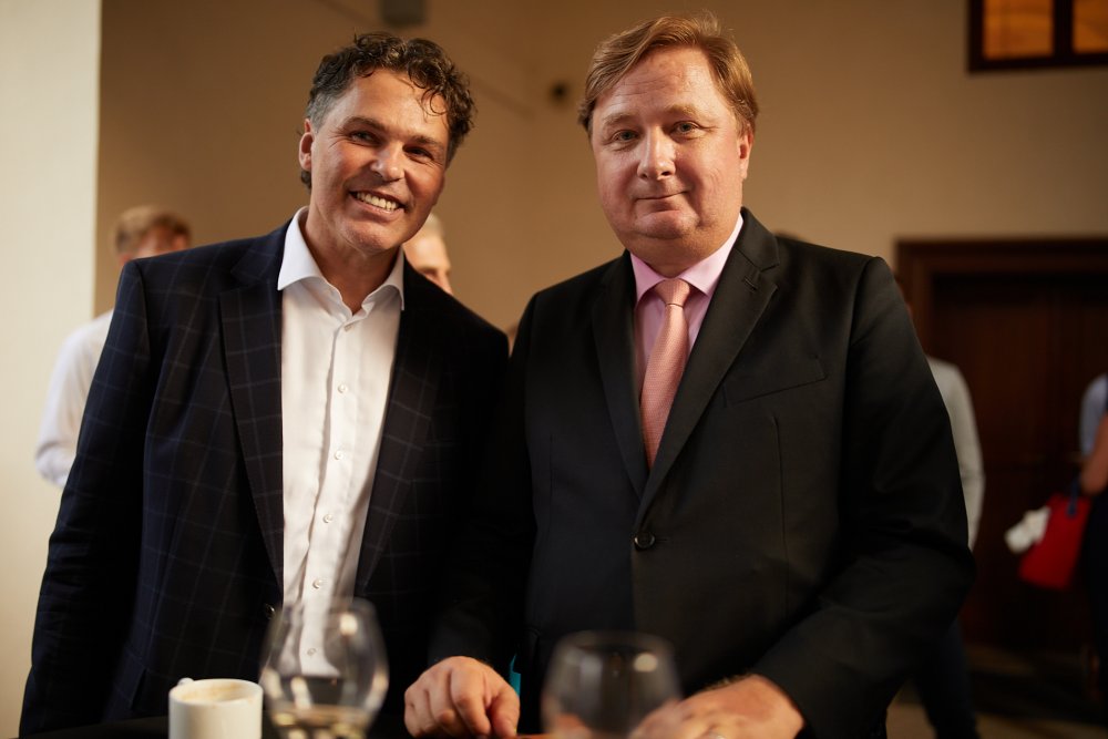 Jaromír Jágr a Radomír Lapčík, majitel SAB Finance, hlavní akcionář Trinity Bank a jeden z investorů Newstreamu