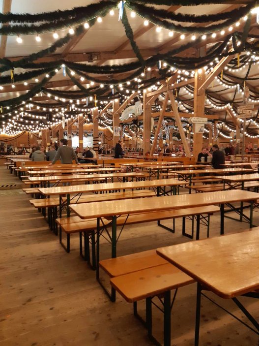 Loni Oktoberfest navštívilo 5,7 milionu lidí, což bylo o 600 tisíc méně než v roce 2019