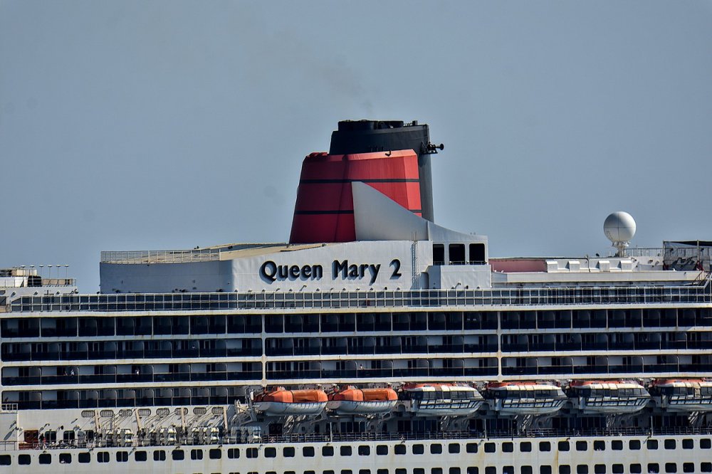  Queen Mary 2 opouští francouzský středomořský přístav Marseille, Francie - 15. června 2023.